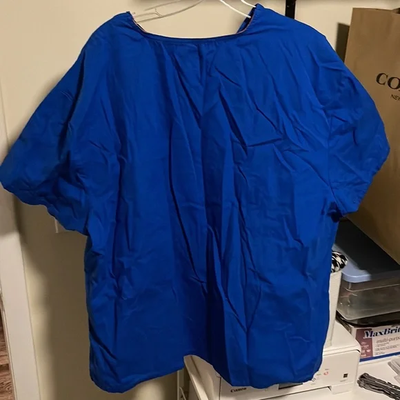 Dickies 2XL Royal Blue plus size scrub top. - Picture 5 of 5